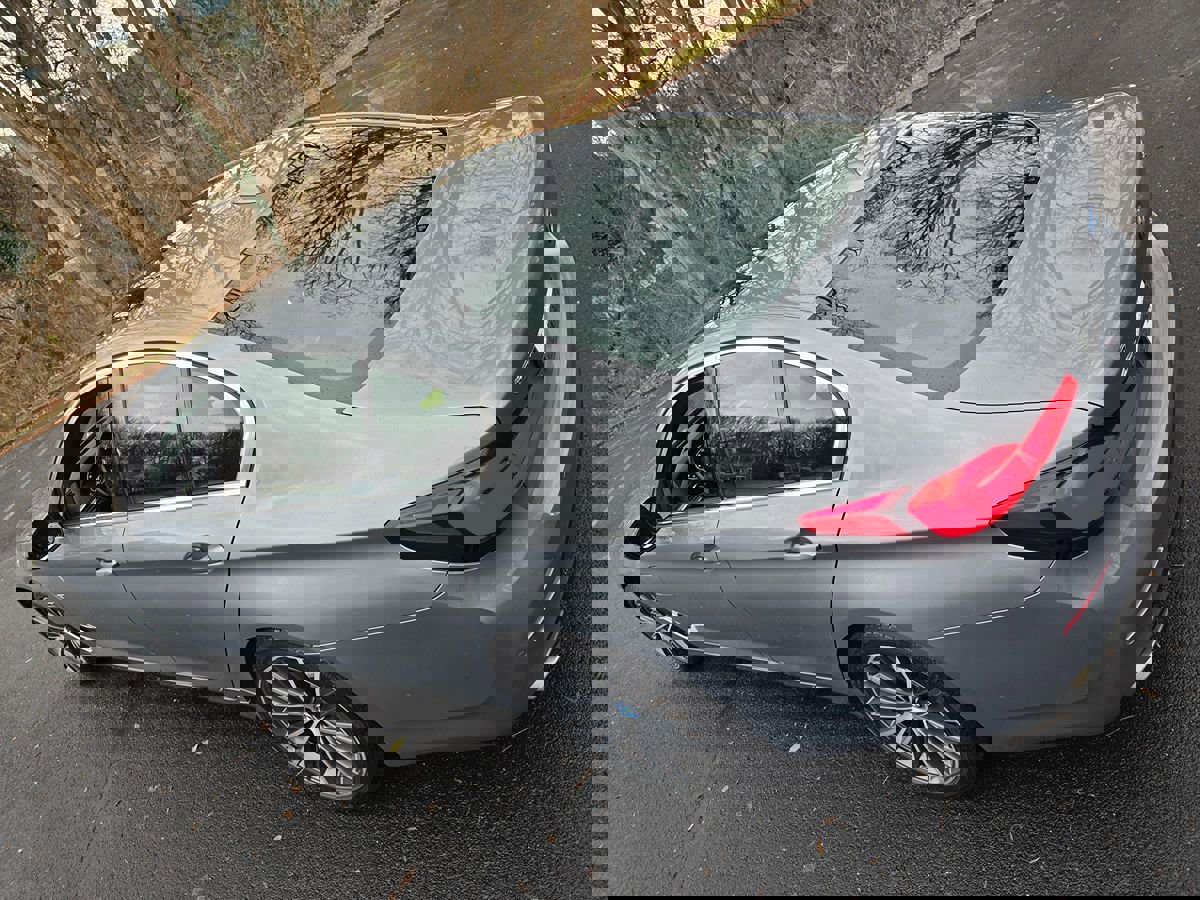 Used 2023 BMW 530e xDrive w/ Premium Package image 60