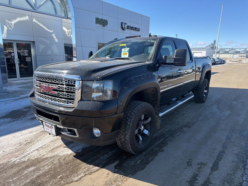 Used 2011 GMC Sierra 2500 Denali w/ Suspension Package, Off-Road image 2