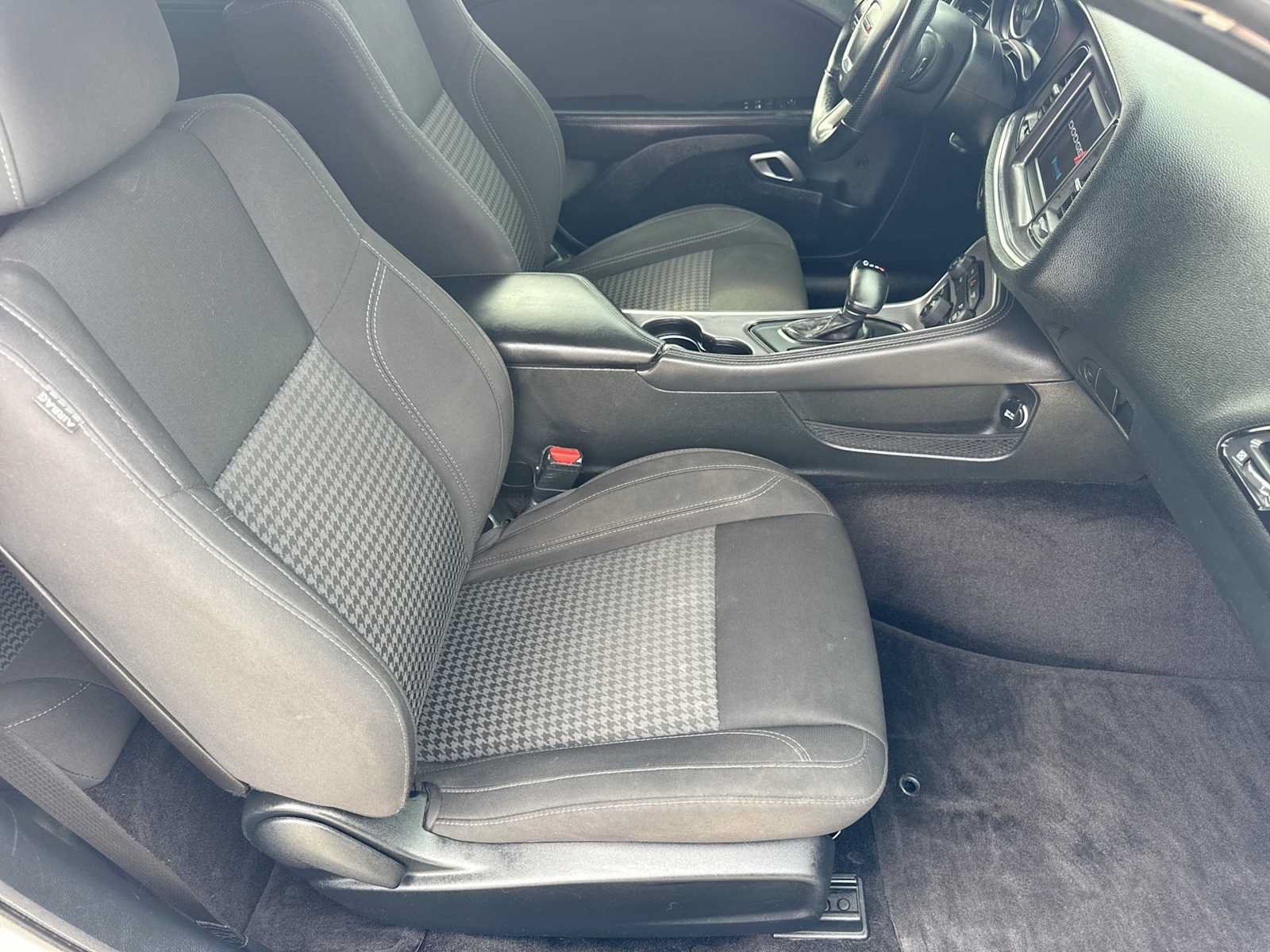 Used 2018 Dodge Challenger R/T RWD image 21