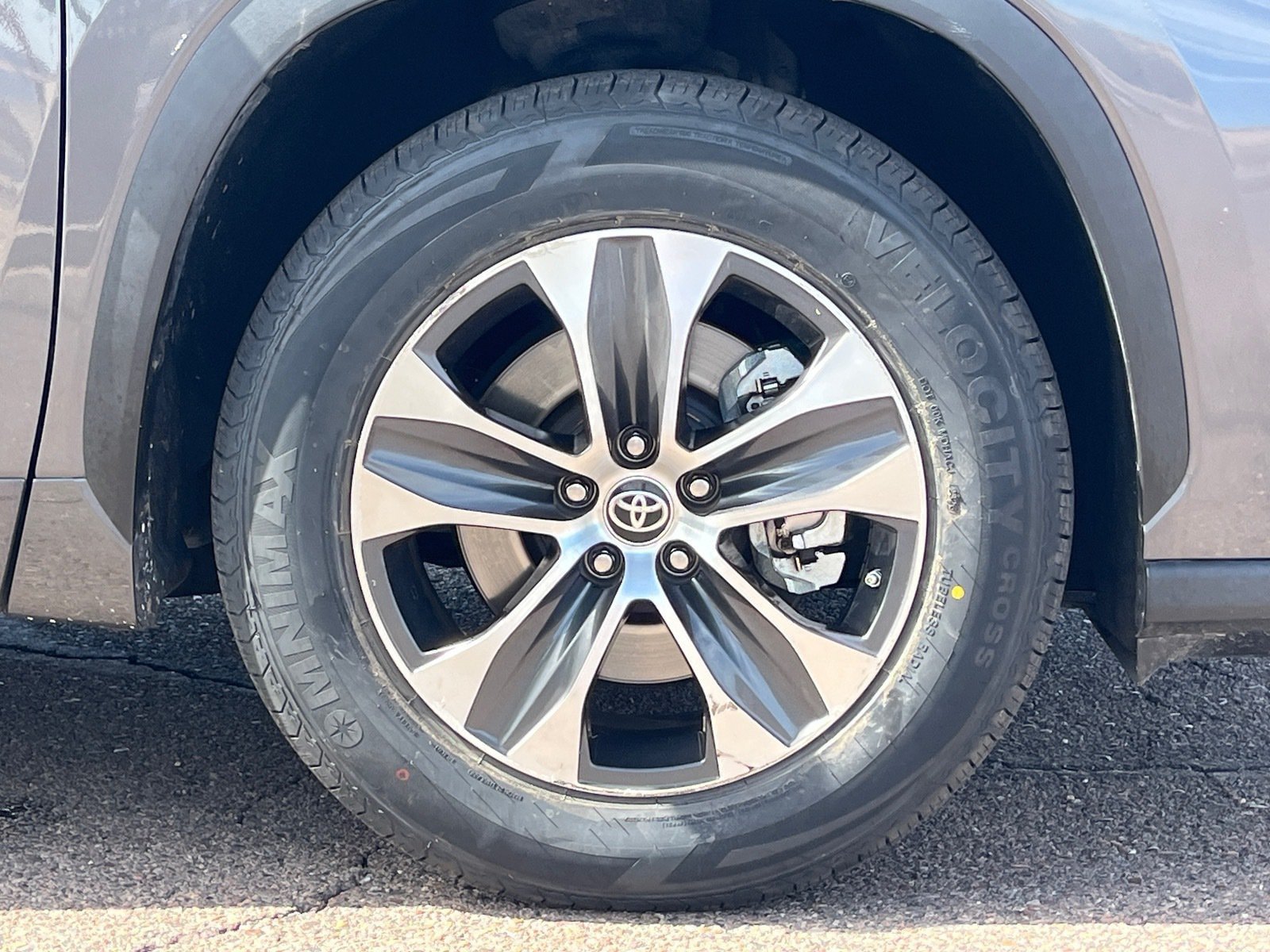 Used 2021 Toyota Highlander XLE FWD image 8