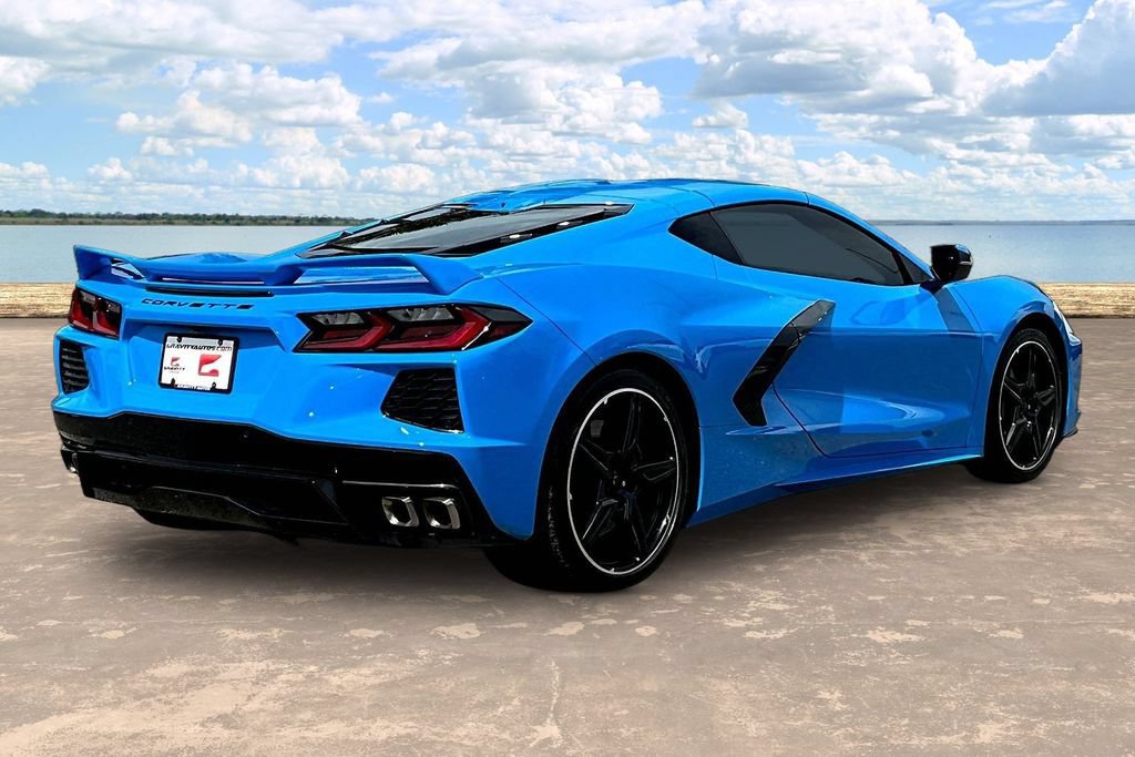 Used 2022 Chevrolet Corvette Stingray Preferred Cpe w/ Z51 Performance Package RWD image 4