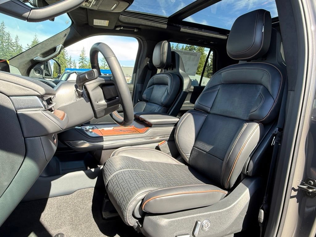 New 2027 Lincoln Navigator Black Label AWD/4WD image 28