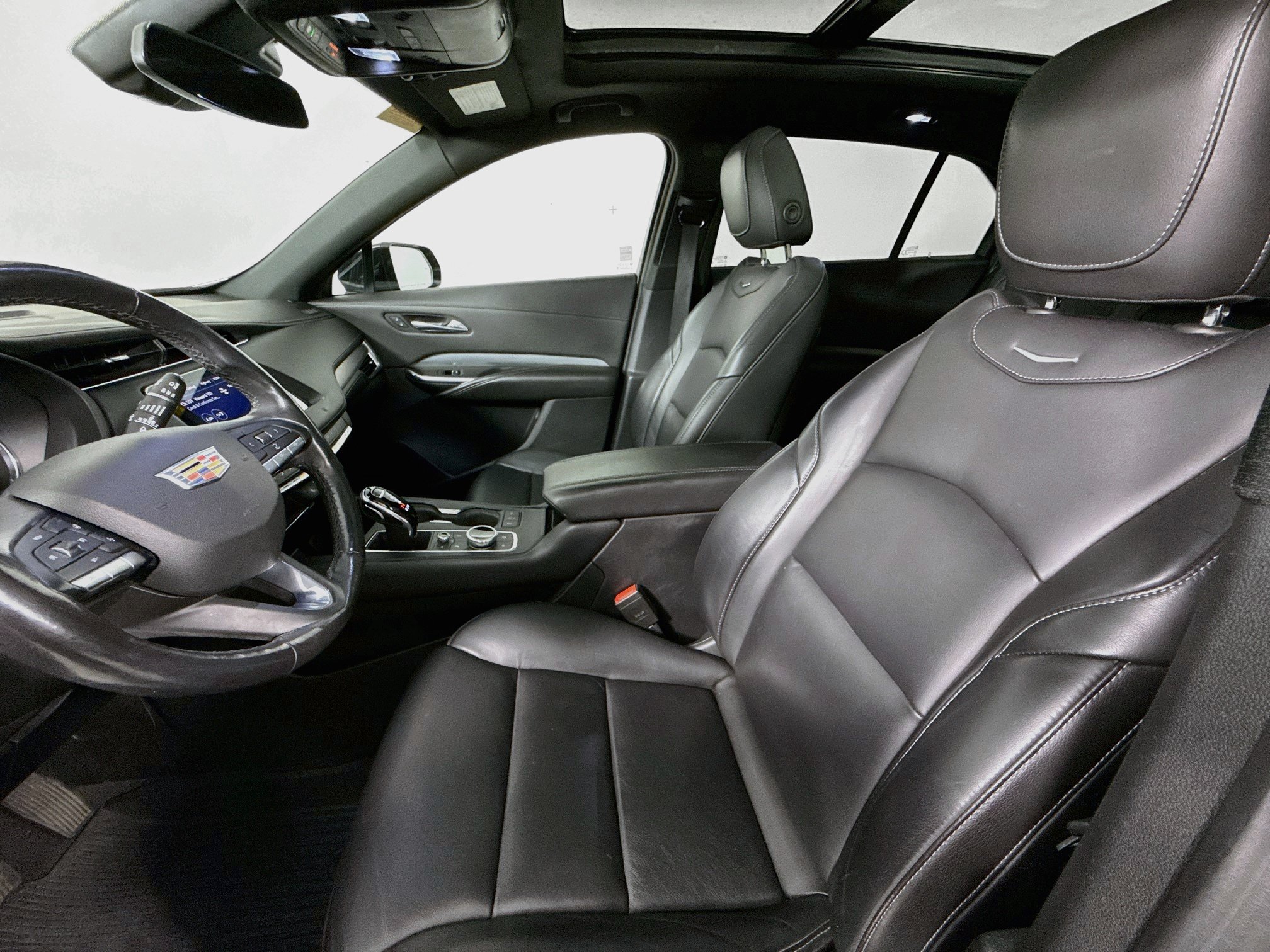 Used 2021 Cadillac XT4 Premium Luxury w/ Cold Weather Package FWD image 11