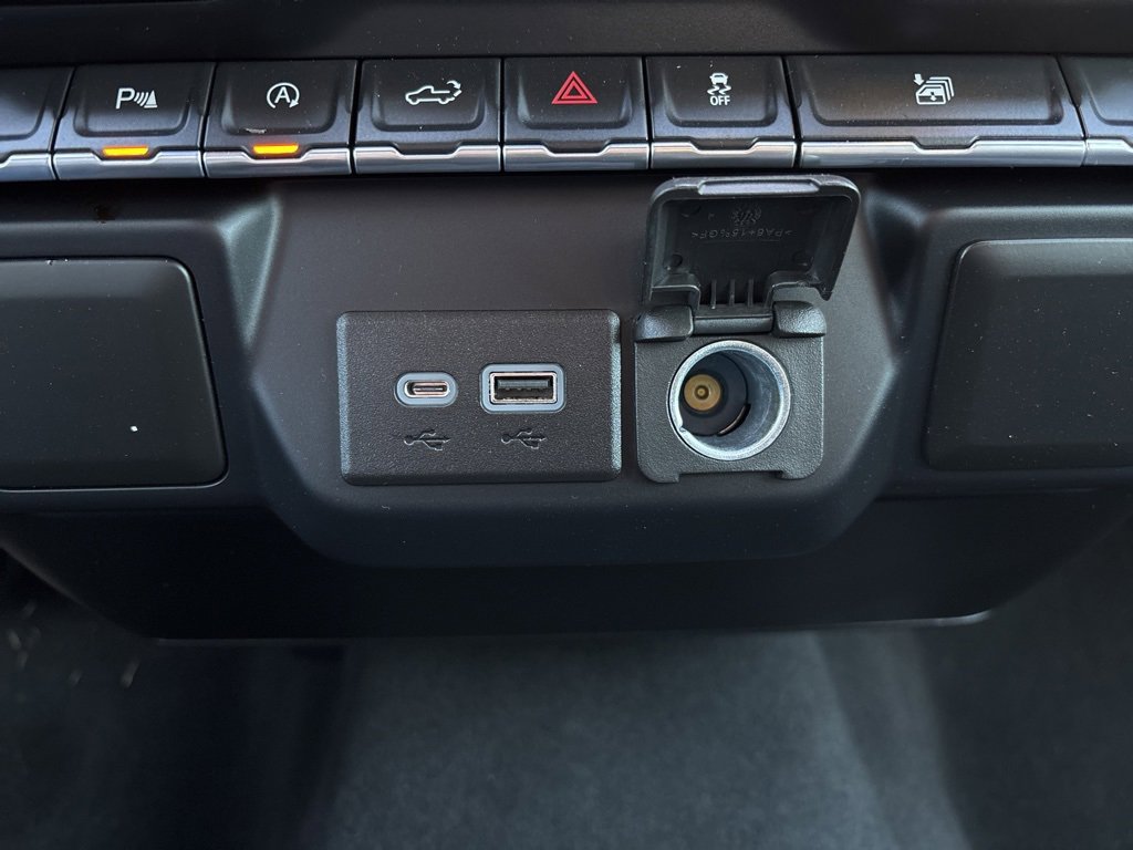 Used 2020 Chevrolet Silverado 1500 RST w/ Texas Edition image 17