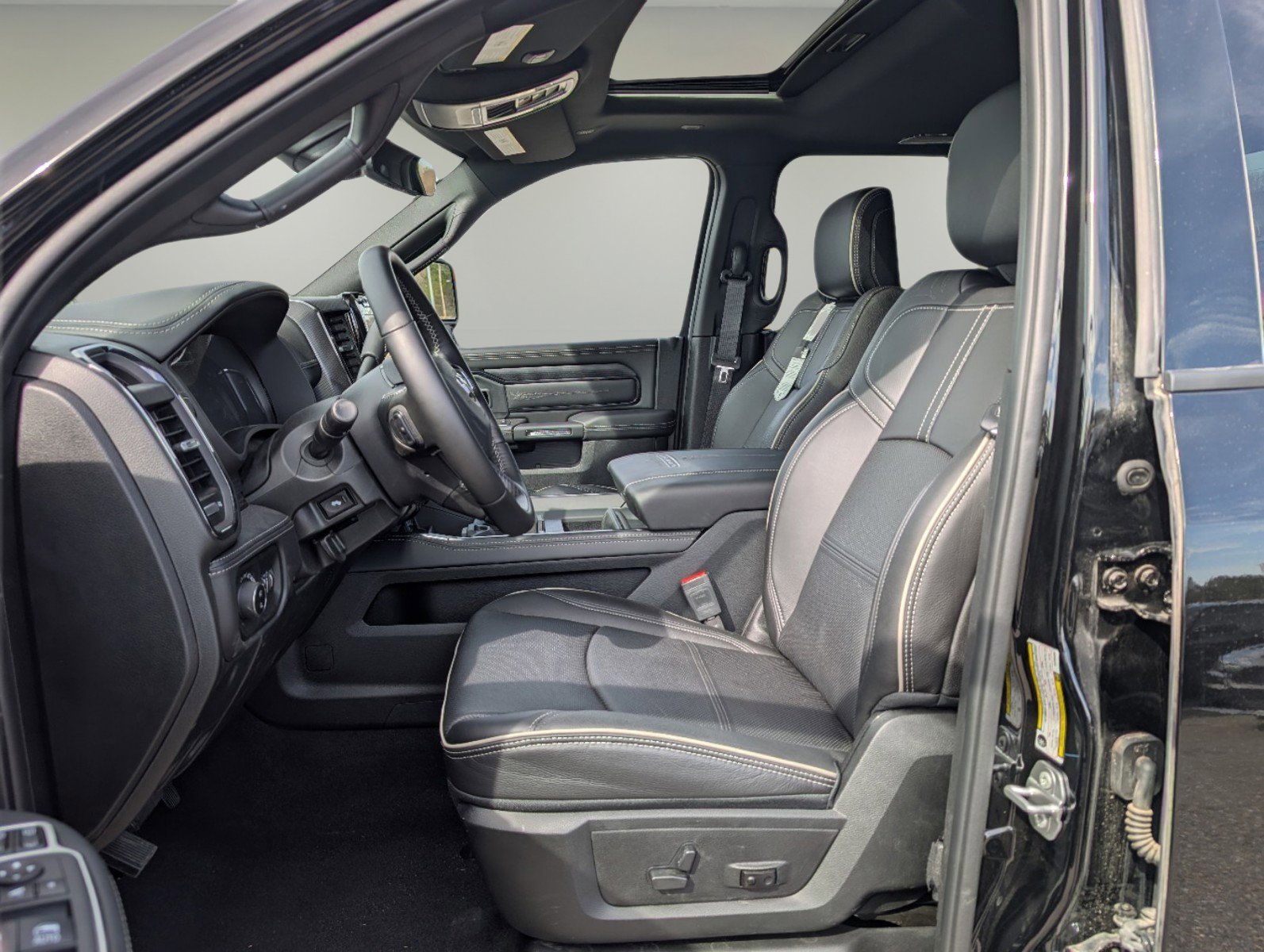 New 2024 RAM 2500 Limited image 15