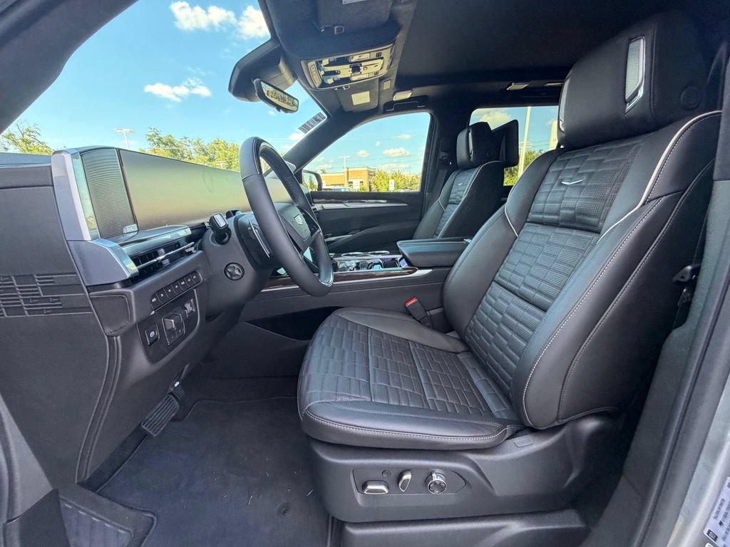 New 2026 Cadillac Escalade Platinum Sport w/ LPO, ONYX Package AWD/4WD image 13