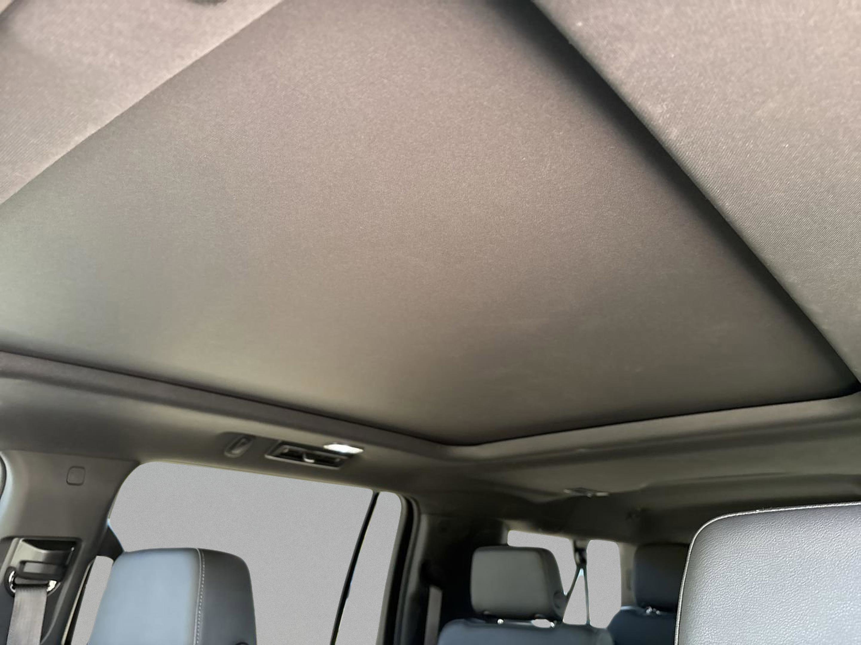 Used 2023 Chevrolet Suburban Z71 w/ Luxury Package image 33