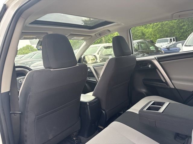 Used 2017 Toyota RAV4 XLE AWD/4WD image 26