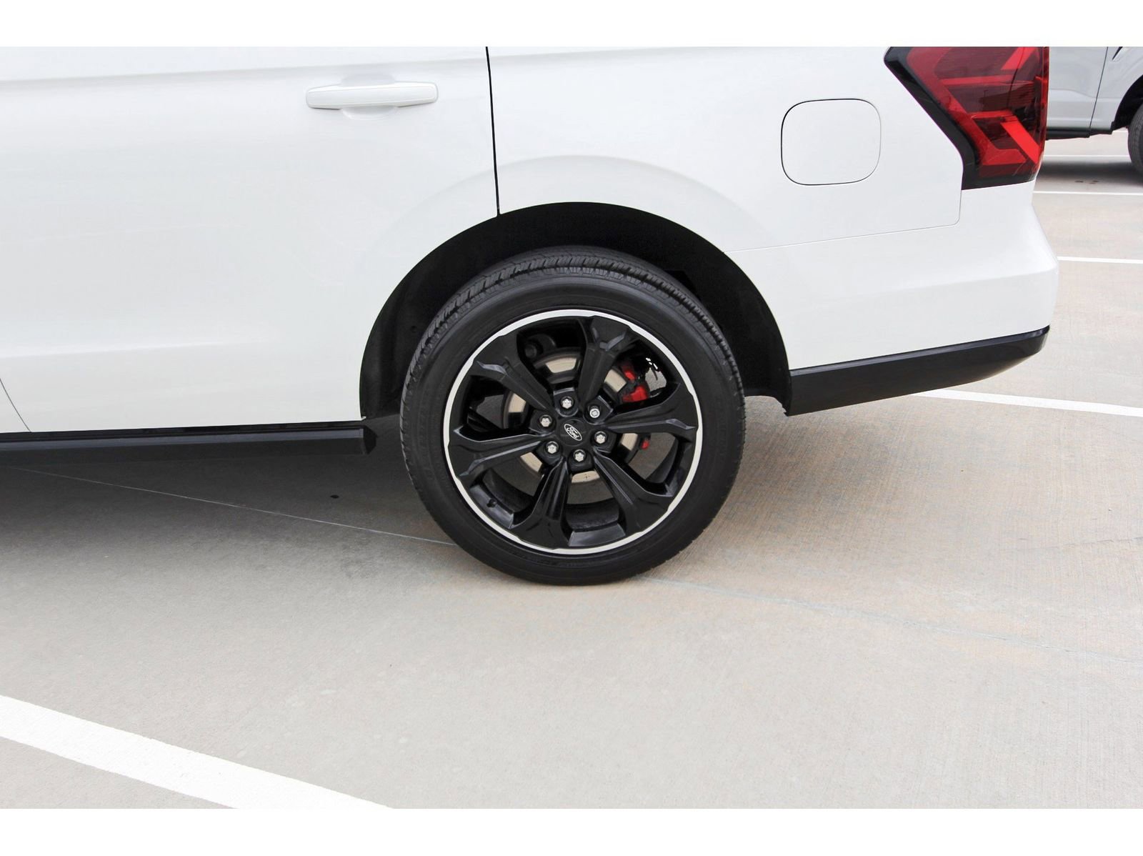 Used 2023 Ford Expedition Limited image 34