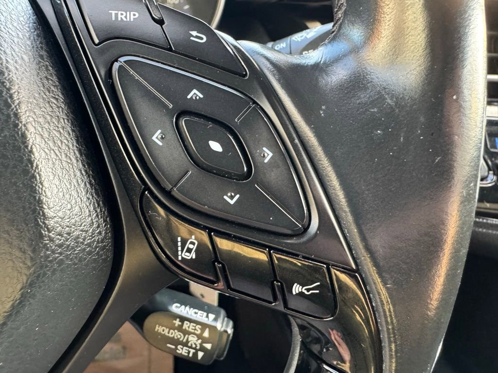 Used 2018 Toyota C-HR XLE image 21