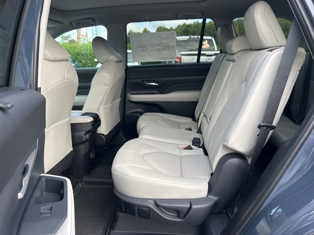 New 2026 Toyota Grand Highlander Limited image 16