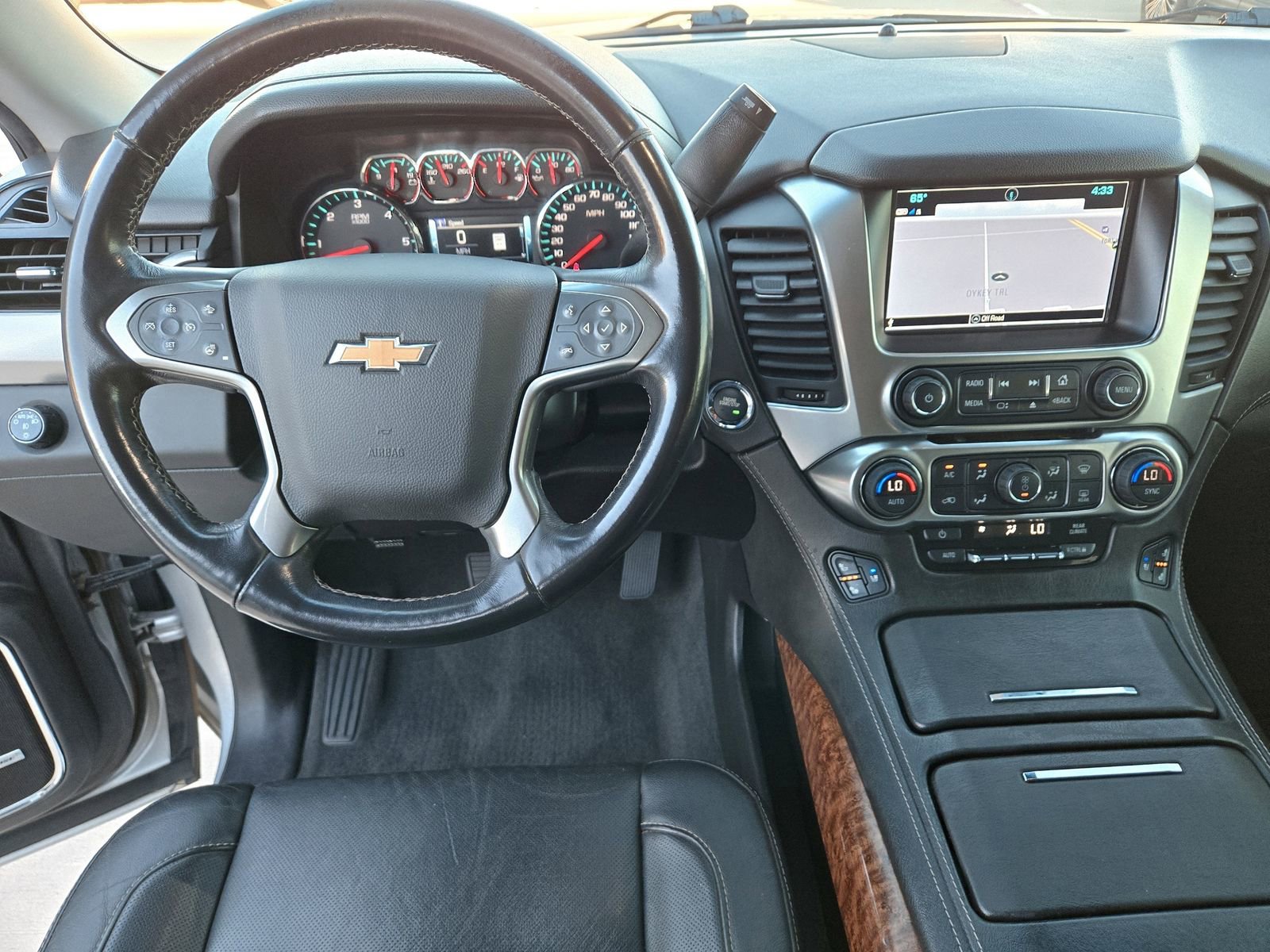 Used 2020 Chevrolet Suburban Premier image 11