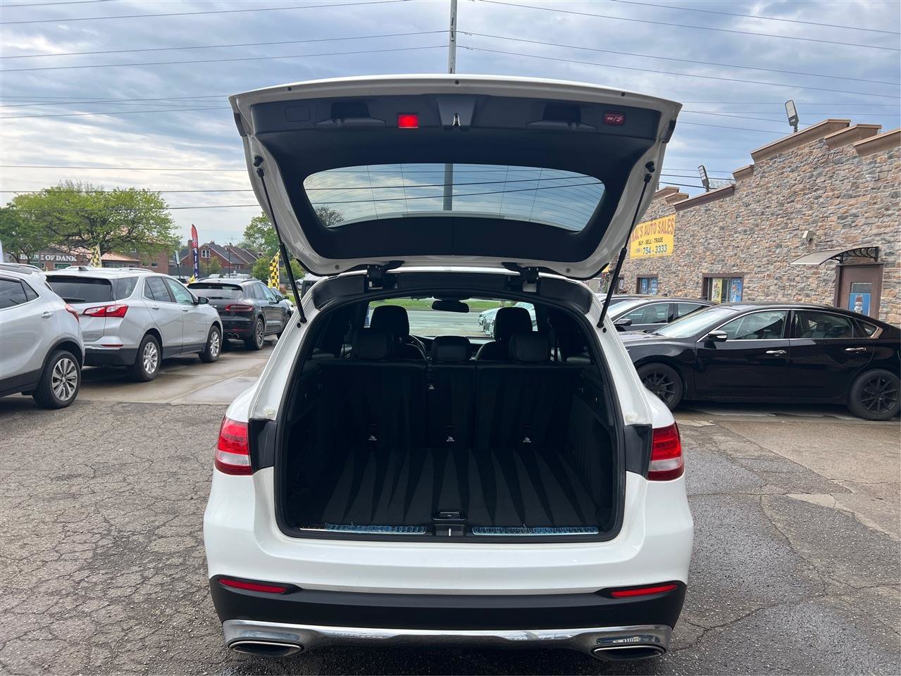 Used 2019 Mercedes-Benz GLC 300 4MATIC image 13