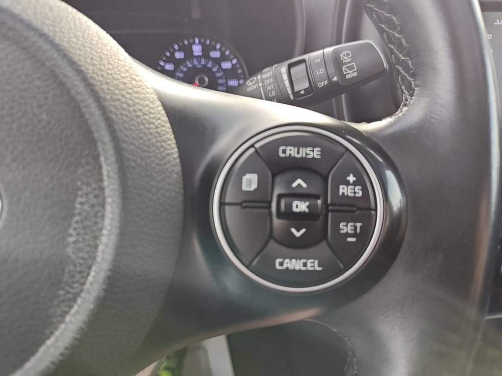 Used 2020 Kia Soul GT-Line w/ GT 2.0L Power Sunroof Package FWD image 25