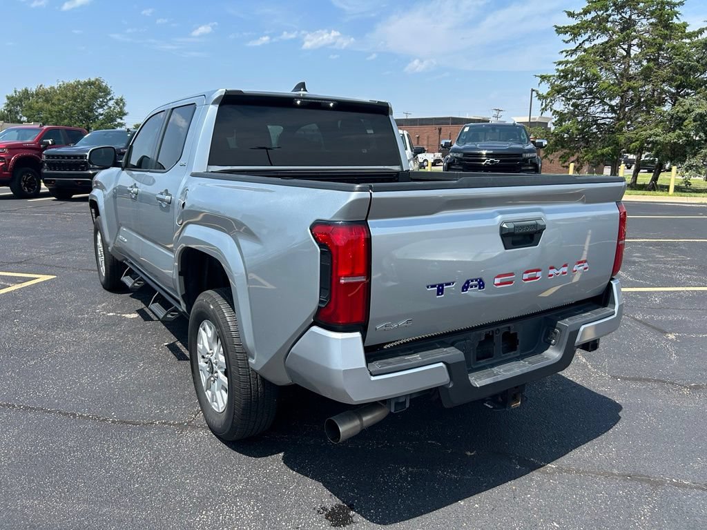 Used 2024 Toyota Tacoma SR5 AWD/4WD image 5