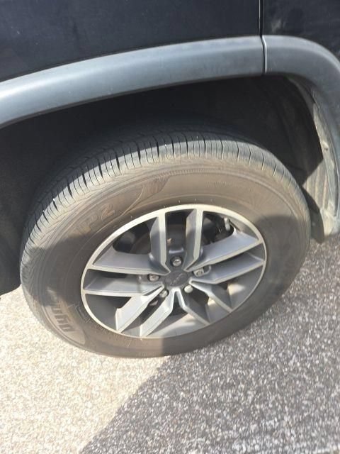 Used 2020 Jeep Grand Cherokee Limited RWD image 4