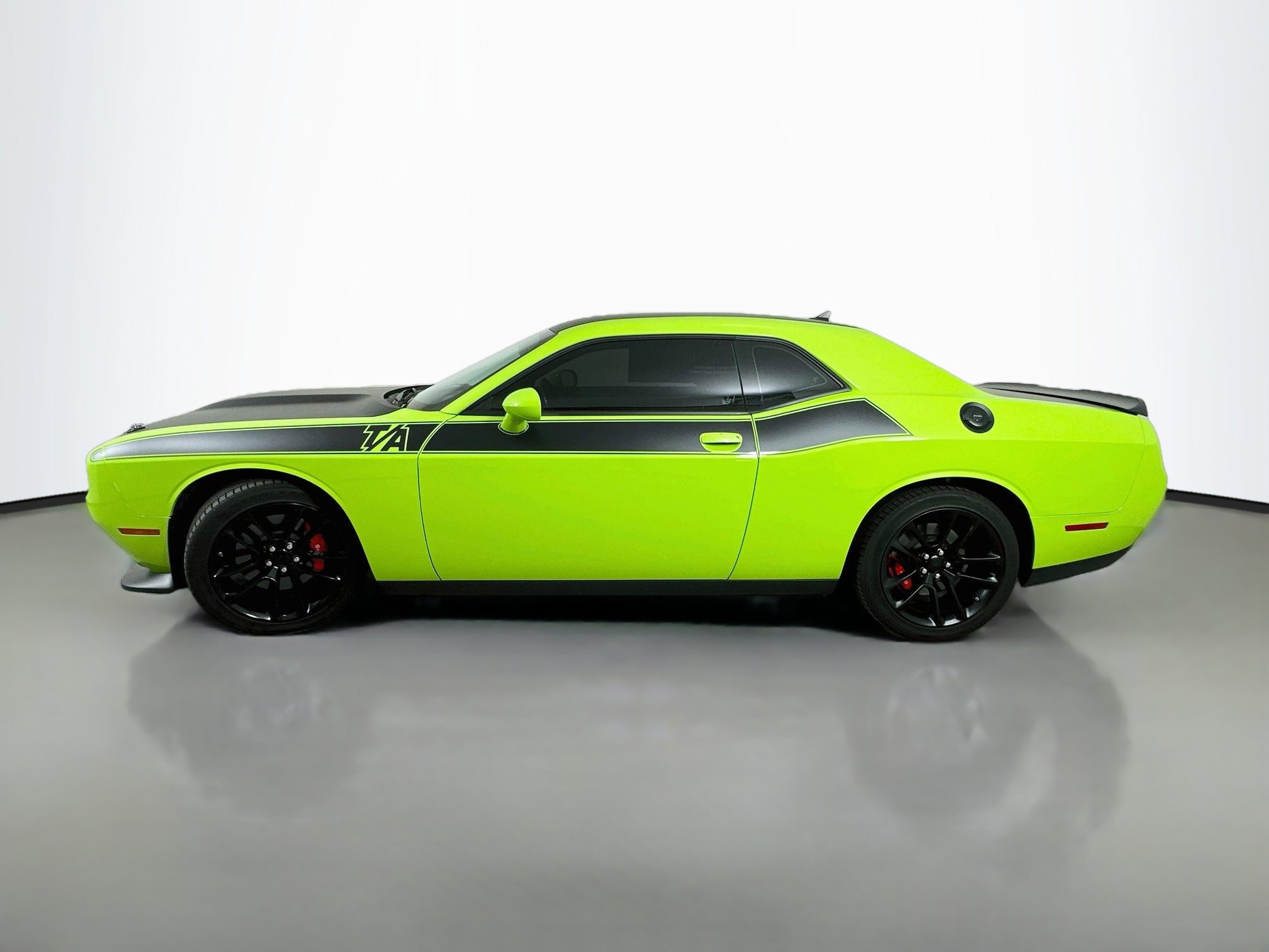 Used 2023 Dodge Challenger R/T w/ T/A Package RWD image 4