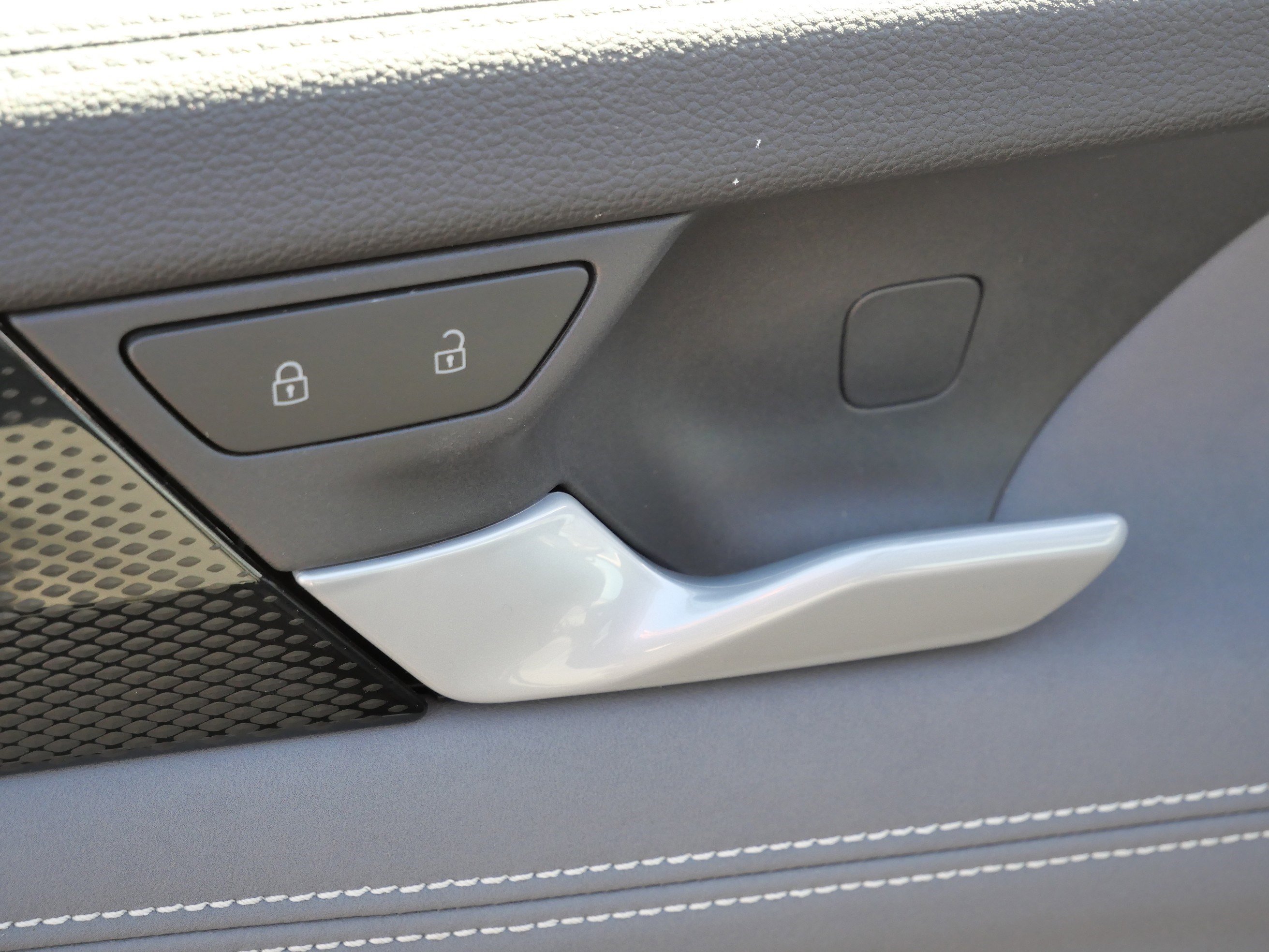 Certified 2025 Volkswagen Tiguan SE image 20