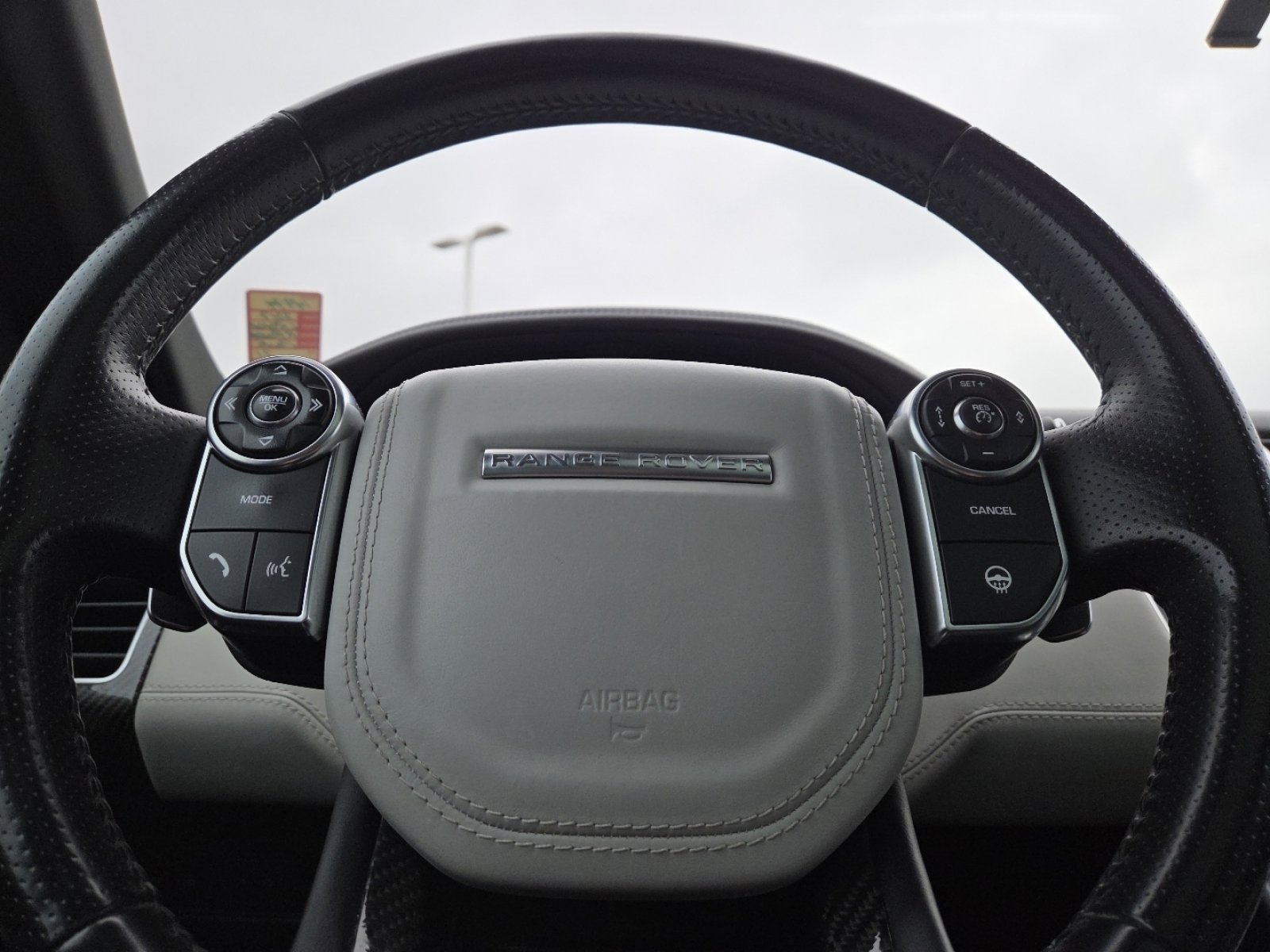 Used 2017 Land Rover Range Rover Sport SVR image 27