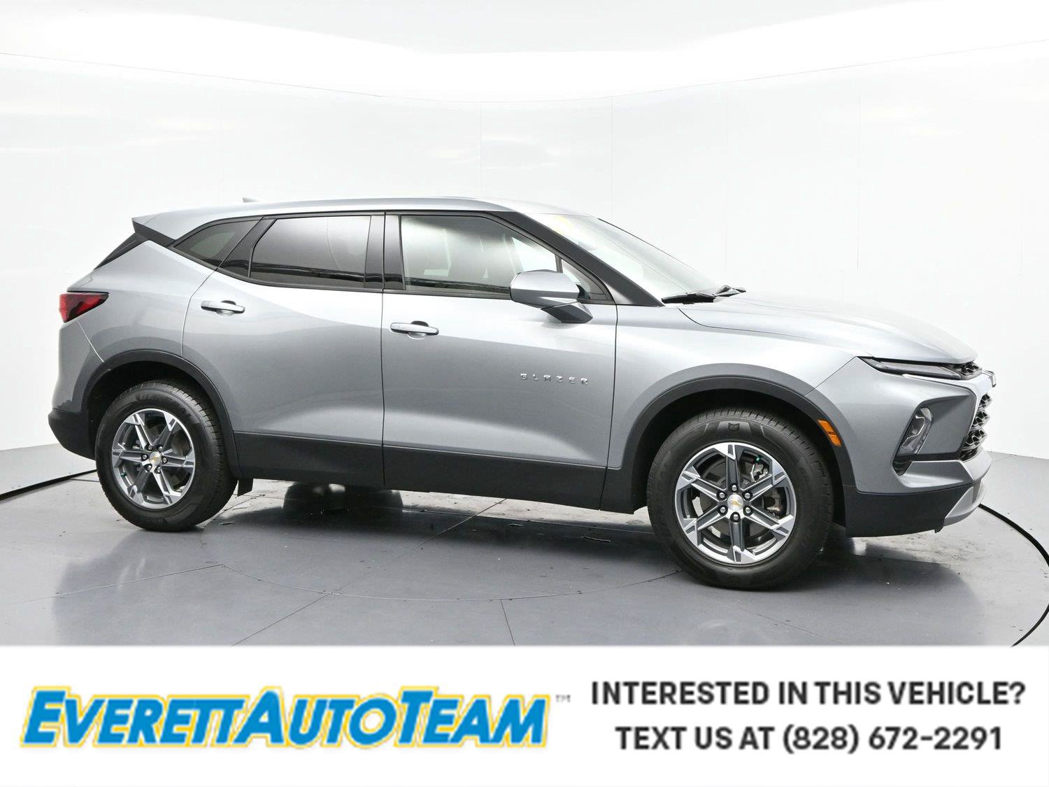 Used 2025 Chevrolet Blazer LT AWD/4WD image 1