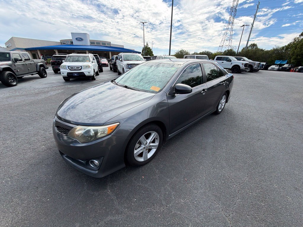 Used 2014 Toyota Camry SE FWD image 21