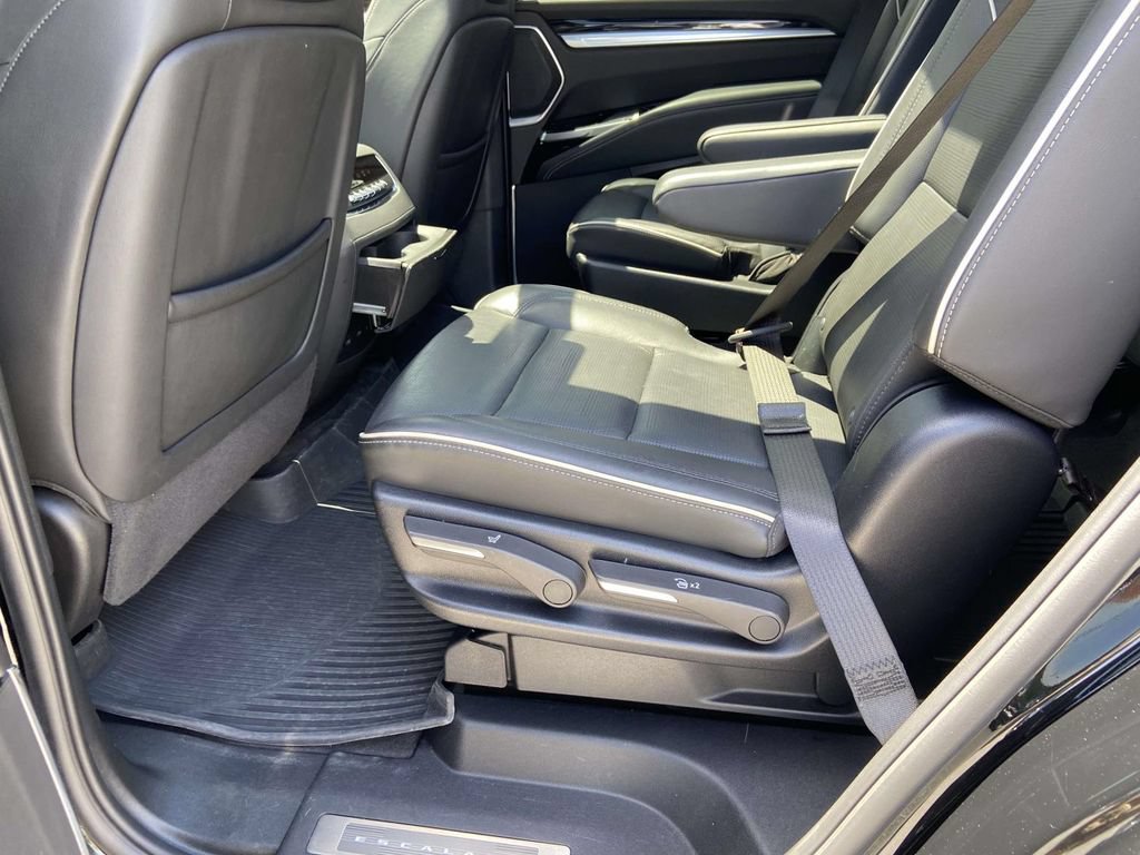 Certified 2025 Cadillac Escalade Sport AWD/4WD image 15