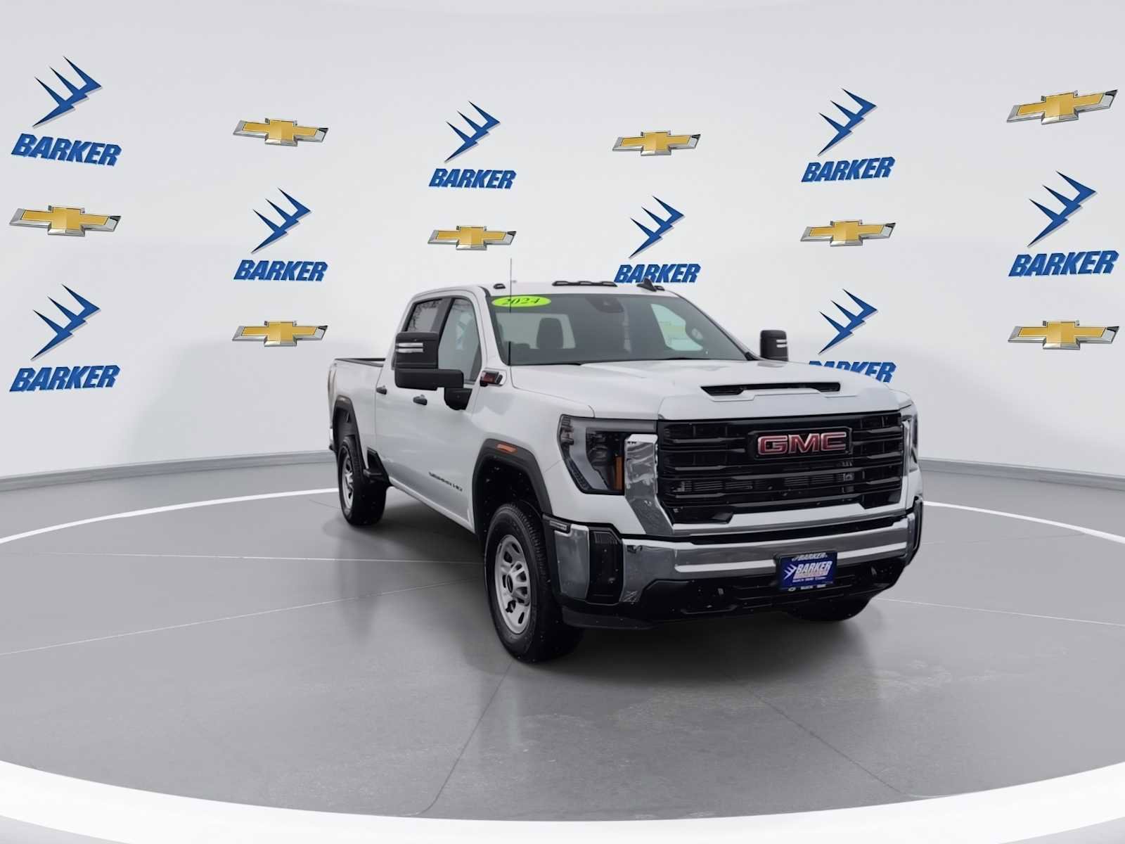 Used 2024 GMC Sierra 2500 Pro w/ Convenience Package image 3