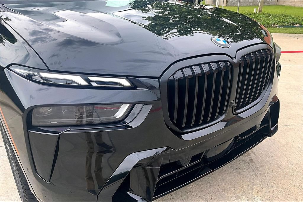 Used 2025 BMW X7 xDrive40i w/ M Sport Package AWD/4WD image 39