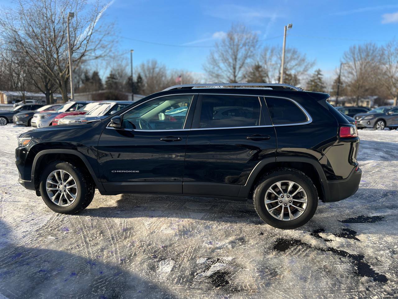 Used 2019 Jeep Cherokee Latitude Plus w/ Cold Weather Group image 14