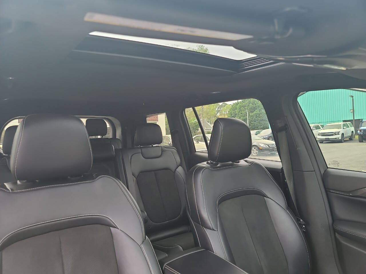 Used 2023 Jeep Grand Cherokee L Laredo RWD image 40
