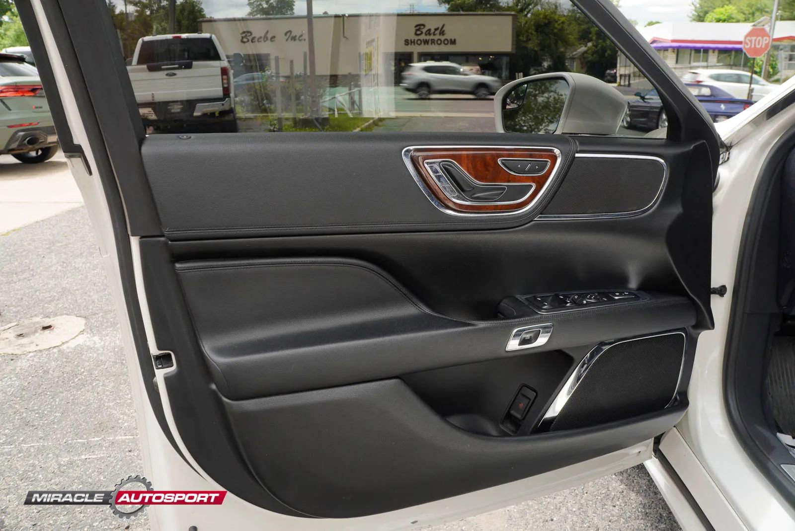 Used 2018 Lincoln Continental Premiere FWD image 15