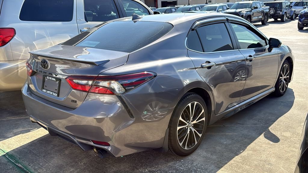 Used 2022 Toyota Camry SE FWD image 3