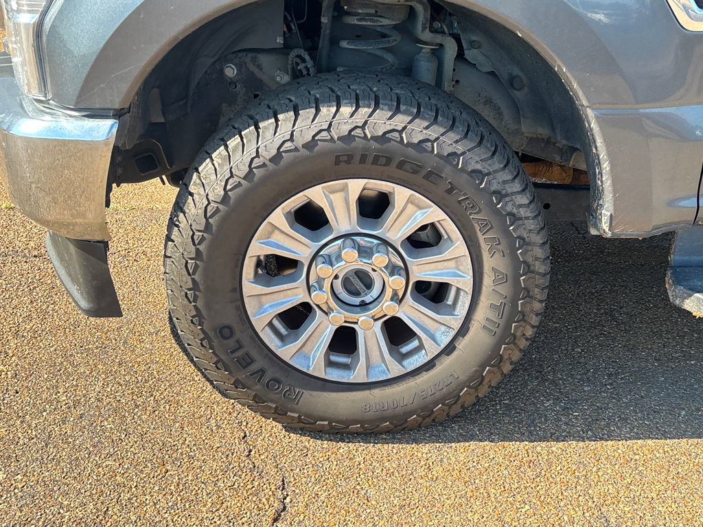 Used 2020 Ford F250 XL w/ STX Appearance Package AWD/4WD image 23