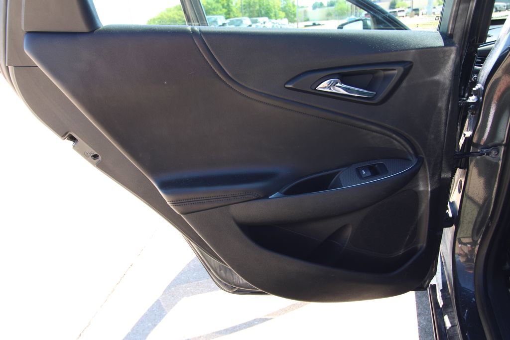 Used 2017 Chevrolet Malibu LT w/ Leather Package FWD image 34