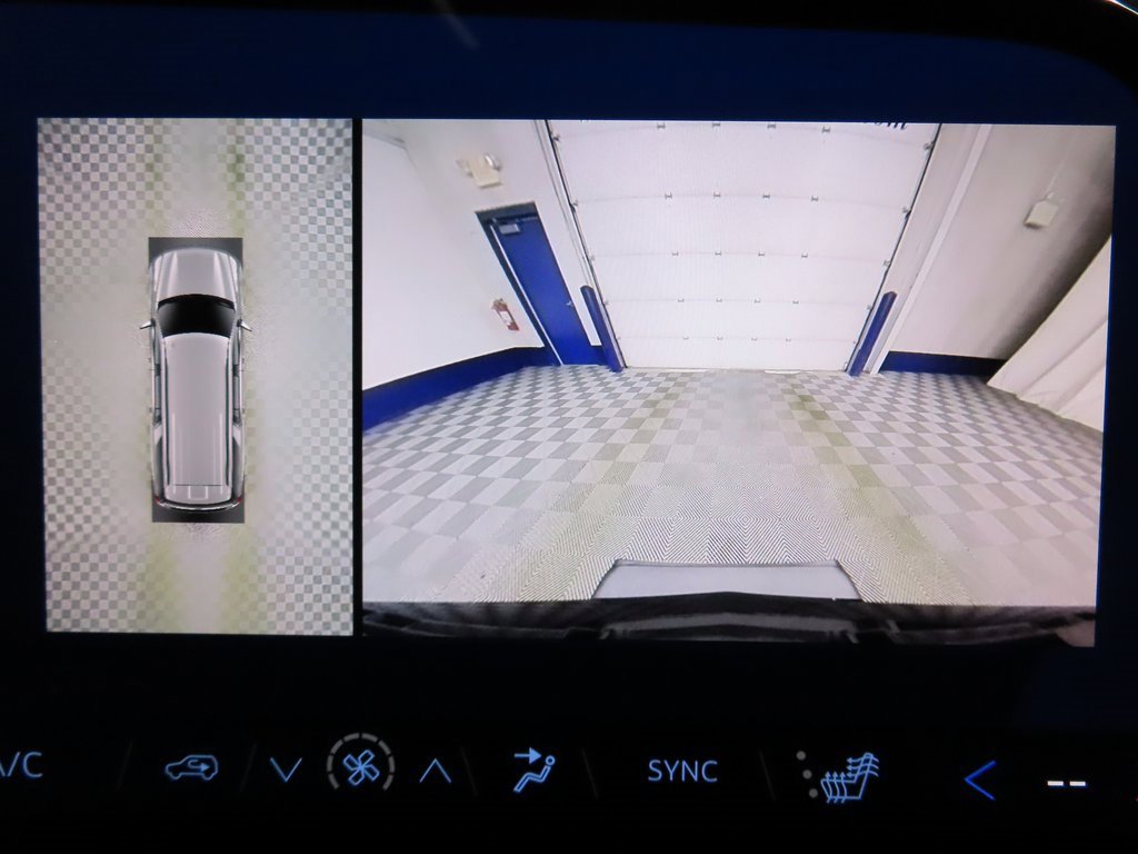 Used 2025 Chevrolet Suburban Z71 image 20