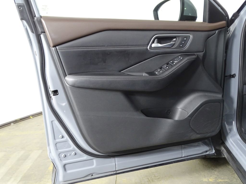 Used 2021 Nissan Rogue SL image 17