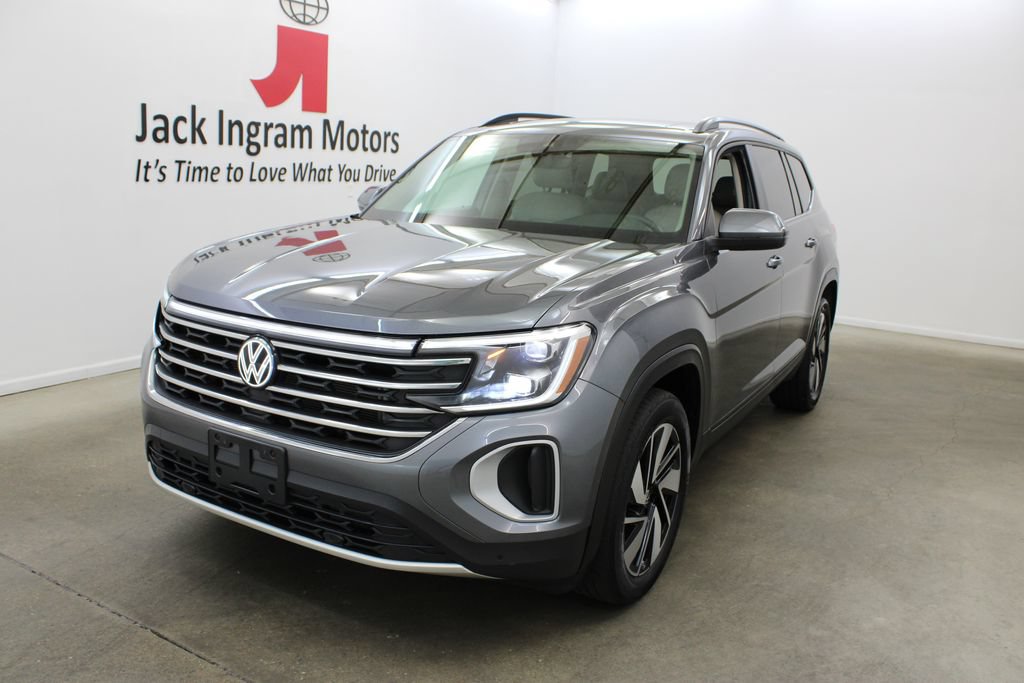 Certified 2024 Volkswagen Atlas SE w/ Panoramic Sunroof Package AWD/4WD image 2