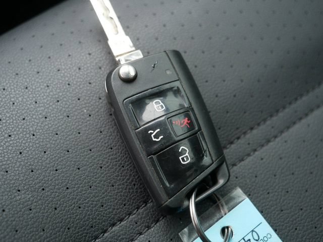 Used 2015 Volkswagen Golf TDI S FWD image 36