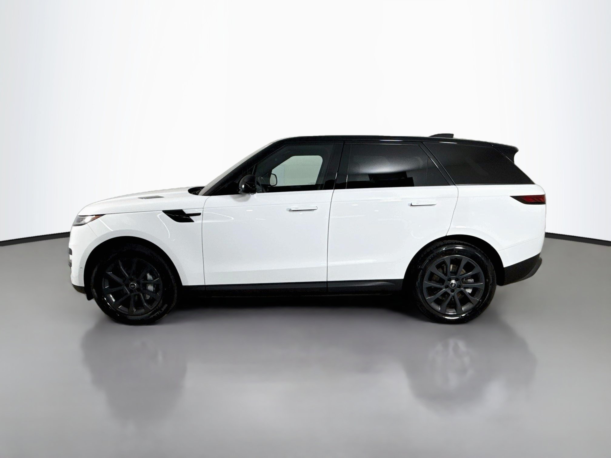 Used 2023 Land Rover Range Rover Sport SE AWD/4WD image 6