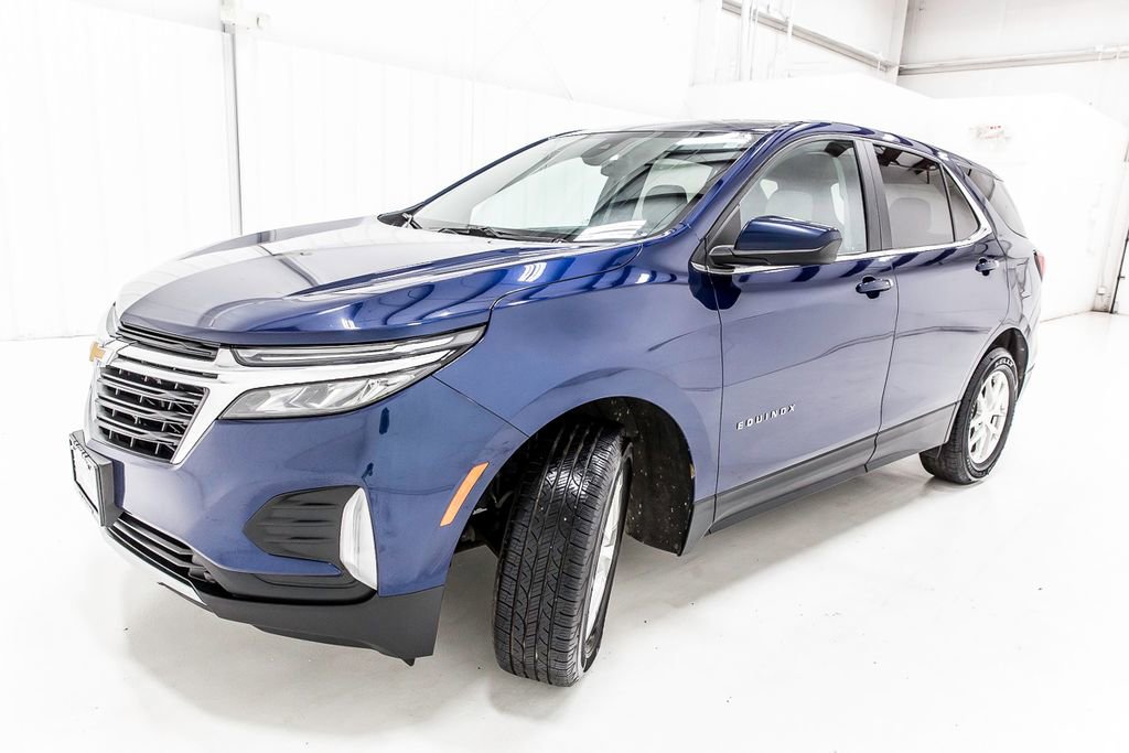 Used 2022 Chevrolet Equinox LT w/ LPO, Cargo Package AWD/4WD image 2