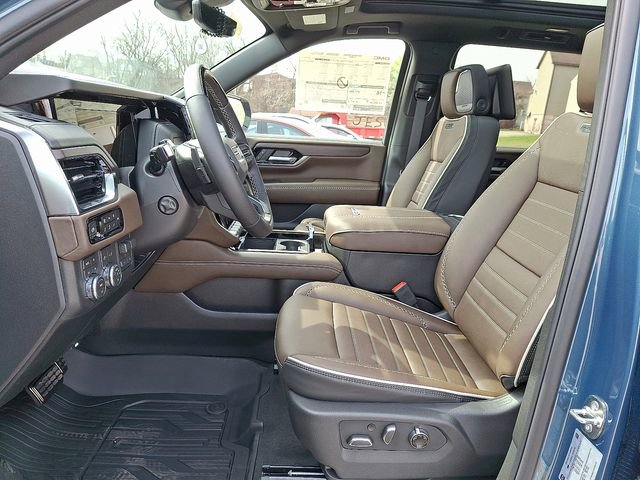 New 2026 GMC Yukon XL Denali Ultimate w/ LPO, Floor Liner Package AWD/4WD image 16