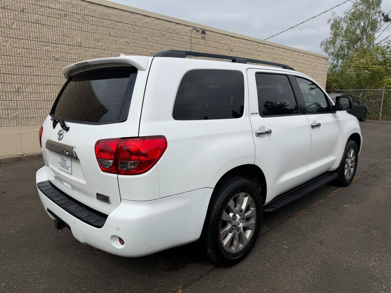 Used 2011 Toyota Sequoia Limited AWD/4WD image 5