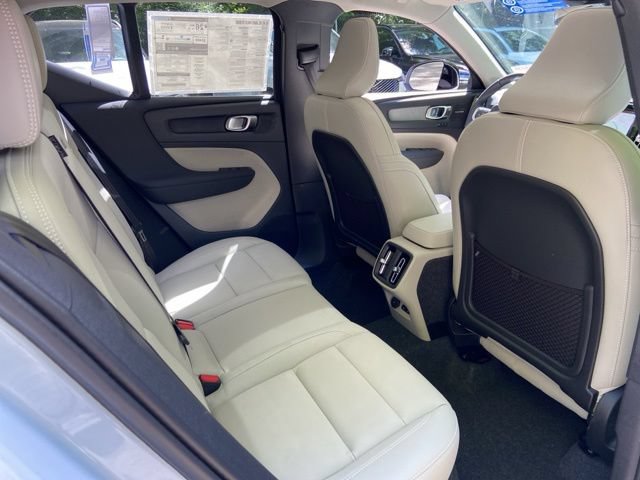 New 2026 Volvo XC40 B5 Ultra w/ Climate Package AWD/4WD image 13