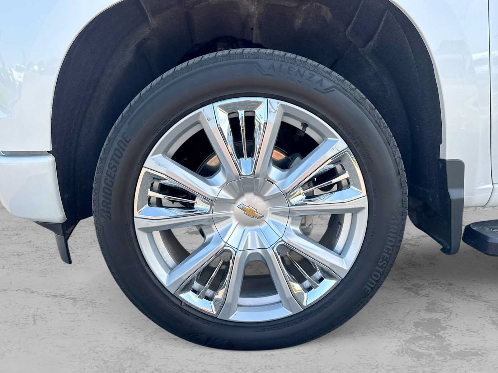 Used 2024 Chevrolet Silverado 1500 High Country w/ High Country Premium Package AWD/4WD image 13
