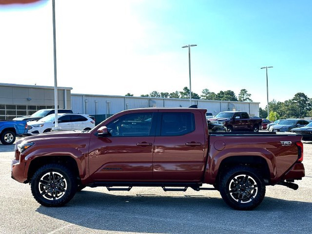 Certified 2025 Toyota Tacoma TRD Sport AWD/4WD image 5