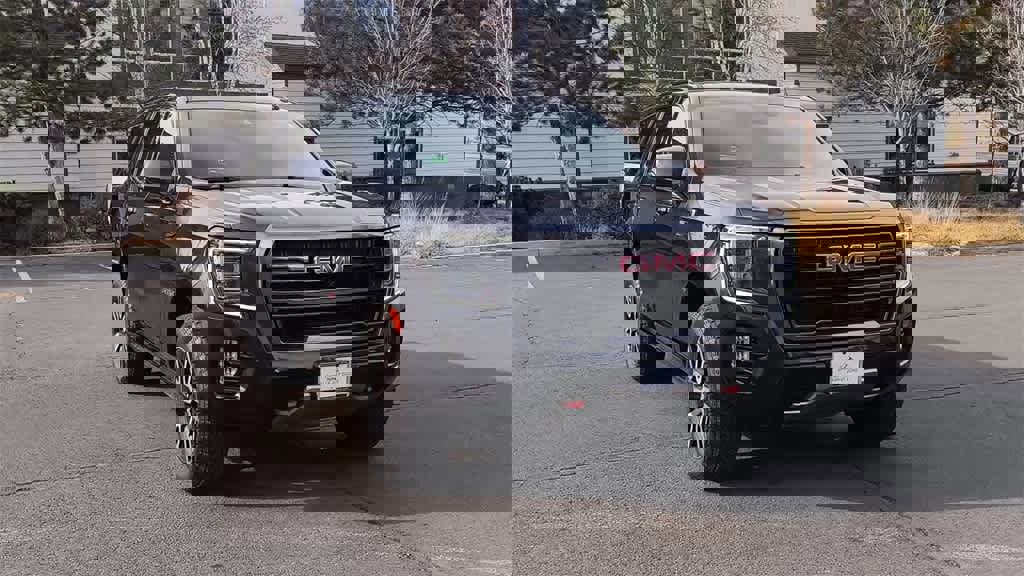 Used 2023 GMC Yukon AT4 image 3