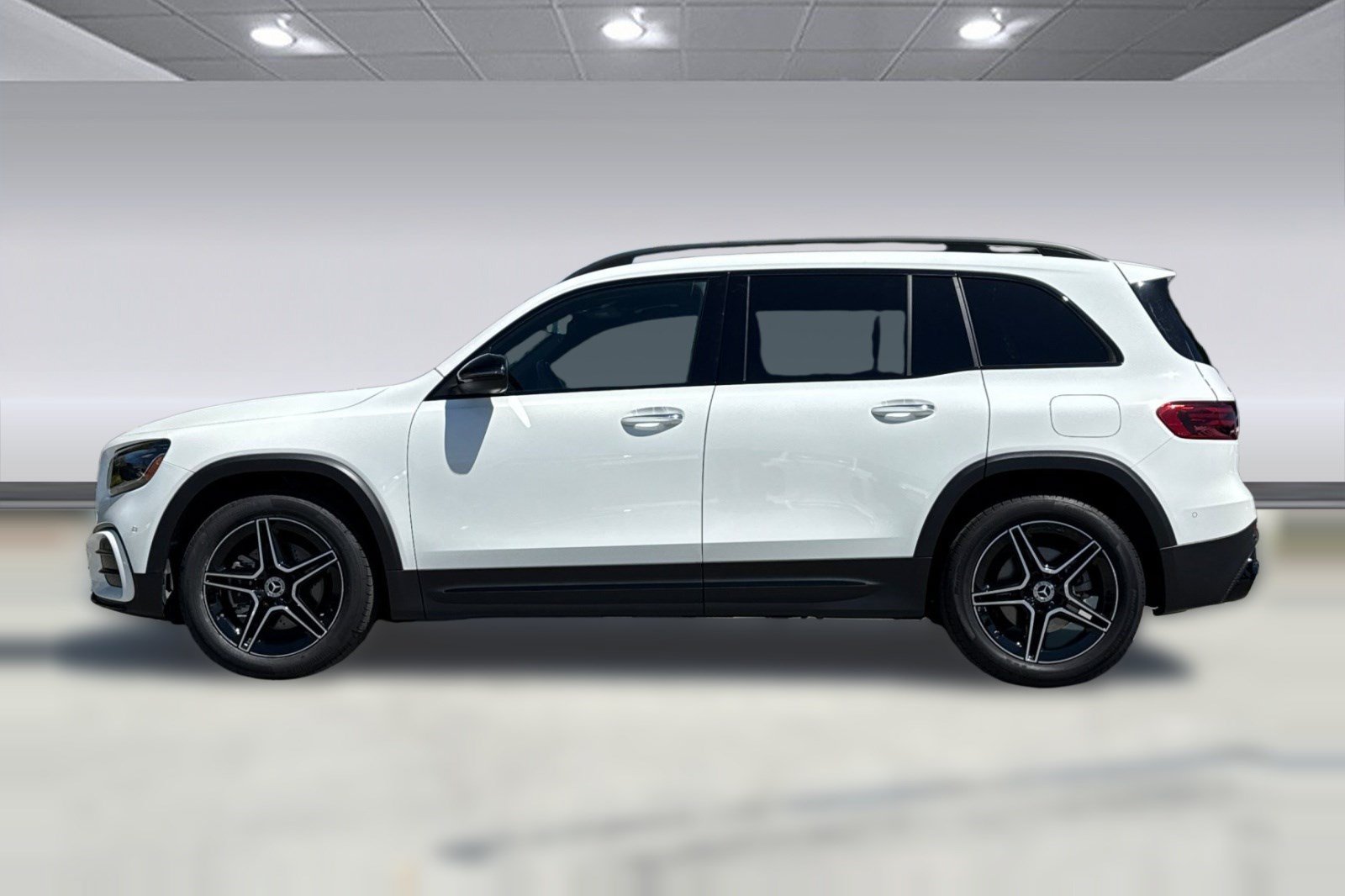 Certified 2024 Mercedes-Benz GLB 250 image 2