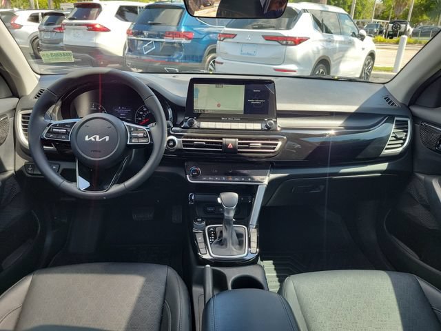 Used 2023 Kia Seltos EX AWD/4WD image 12