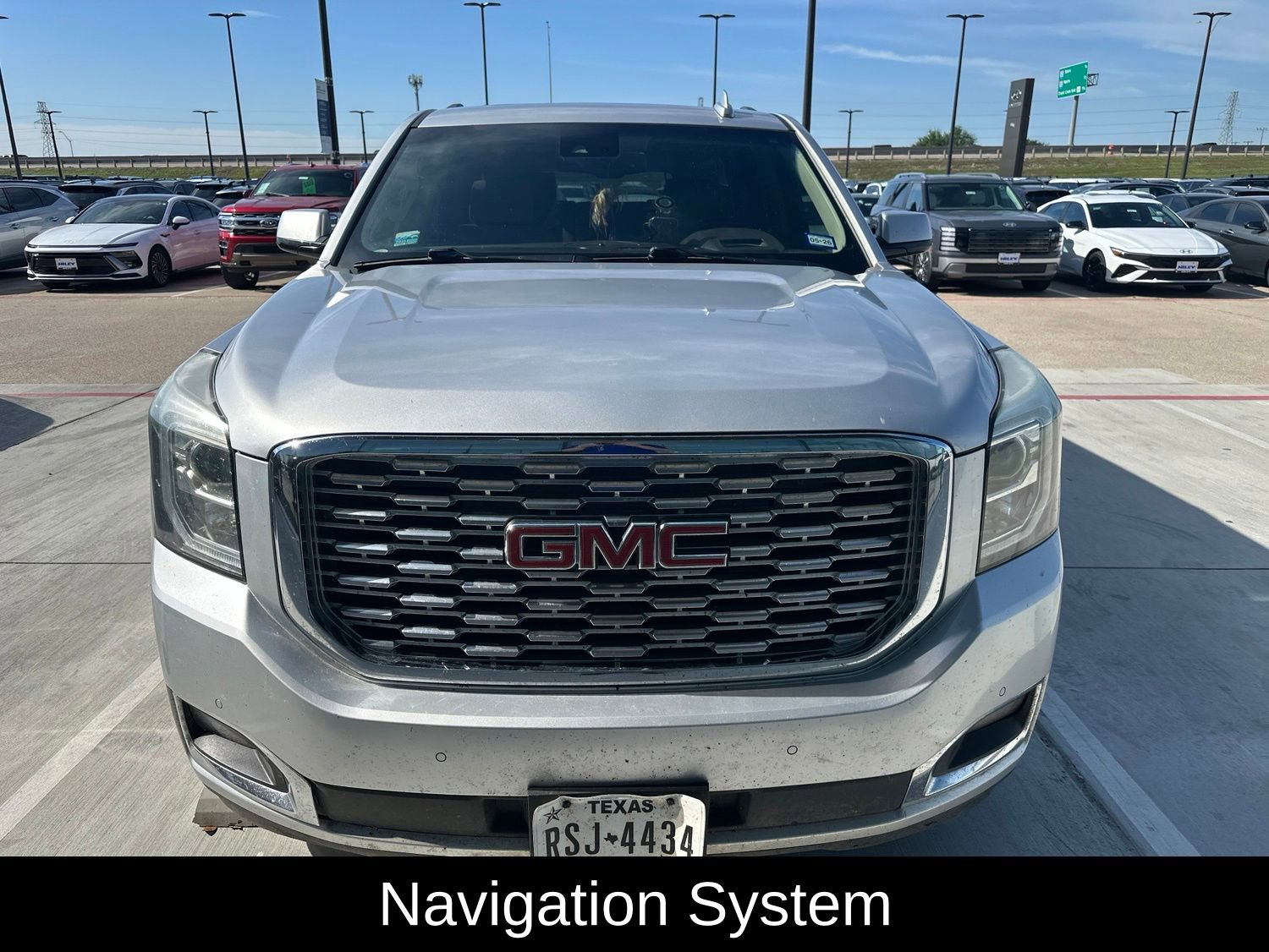 Used 2019 GMC Yukon XL Denali w/ Open Road Package AWD/4WD image 3