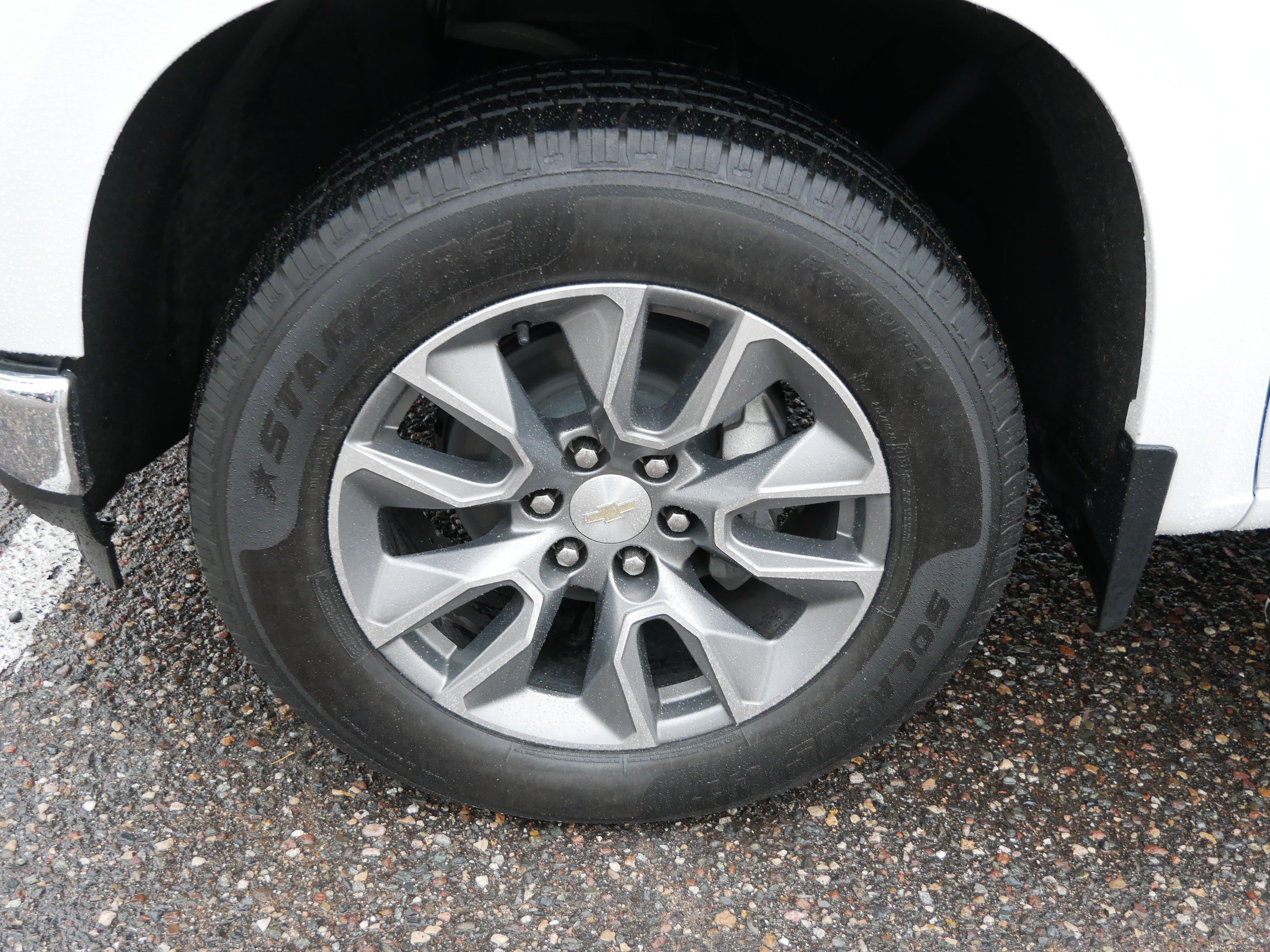 Used 2022 Chevrolet Silverado 1500 LT AWD/4WD image 8